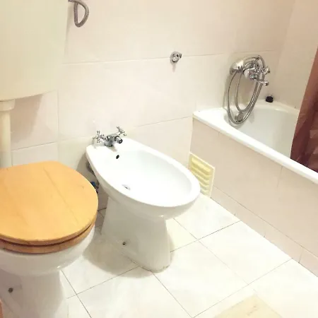 Spacious In Graca Main Street