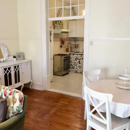 Daire Spacious In Graca Main Street Lisboa
